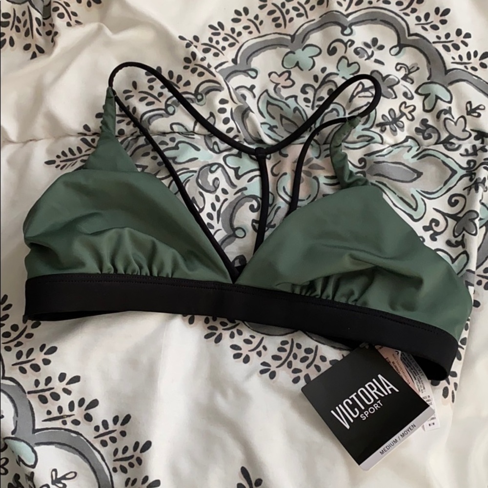 T strap VS sports bra